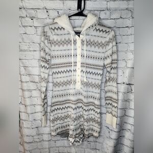 Abercrombie & Fitch Hooded Pajama Romper Sherpa‎ Knit White Gray Size Small
